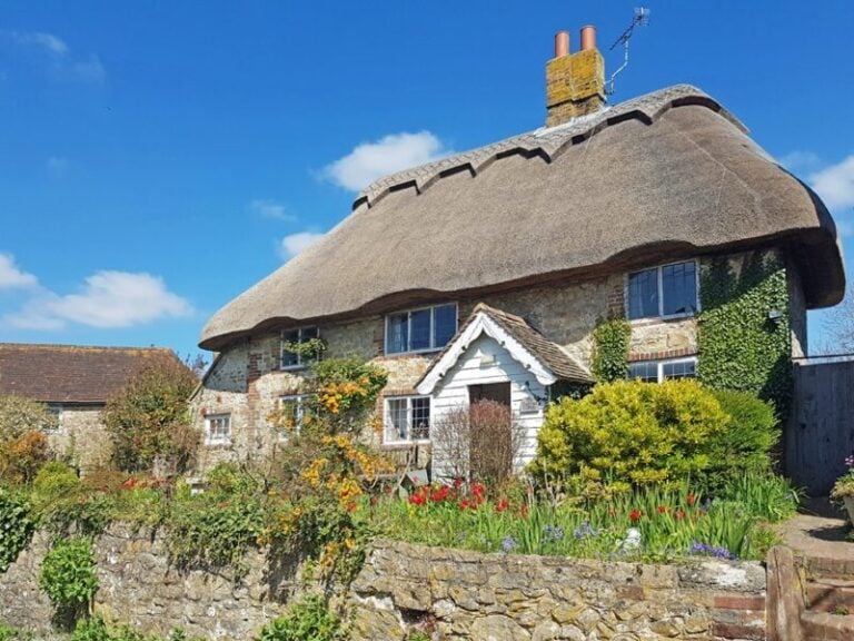 Thatched cottage in Amberley, one fo the prettiest villages in Sussex